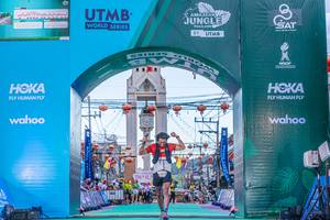 BIB: 195
                            <button type="button" onclick="openModal(21792258)" class="btn btn-primary btn-sm float-right btn-popup" data-toggle="modal" data-target=".modal-high-quality">
                        <i class="fas fa-shopping-cart"></i> Add to Cart
                    </button>
                                            <button type="button" onclick="isThisMe(21792258, true)" class="btn btn-success btn-sm float-right btn-popup btn-isme hidden" data-toggle="tooltip" data-placement="bottom" title="นี่คือรูปของคุณใช่ไหม คลิกที่นี่เพื่อเอาเข้าอัลบั้ม">
                        <i class="fas fa-plus"></i> Add to album
                    </button>
                    <button type="button" onclick="isThisMe(21792258, false)" class="btn btn-warning btn-sm float-right btn-popup btn-isnotme hidden">
                        <i class="fas fa-ban"></i> Remove from album
                    </button>